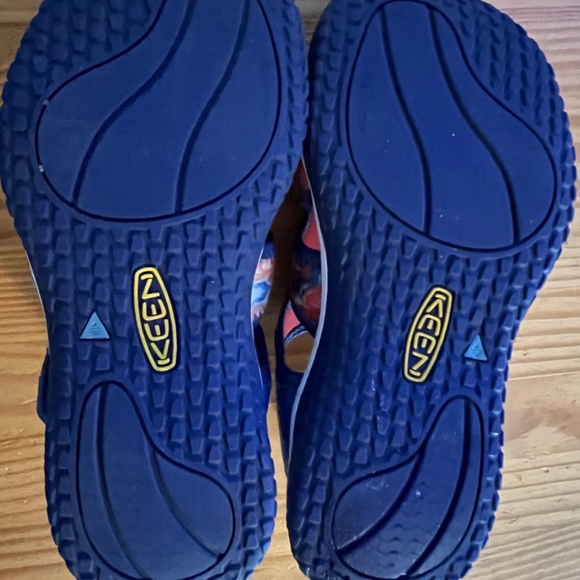 KEEN amphibious hiker shoe Size US 3 boys - Picture 5 of 8